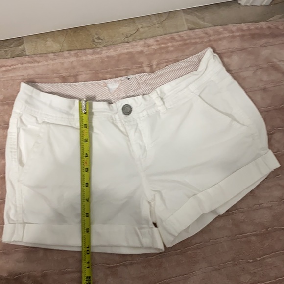 Lot (2) white and khaki Aeropostale shorts - Picture 7 of 8